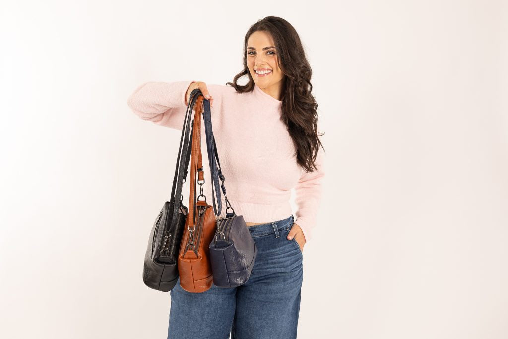 Sassy duck Electra leather cross body bag black