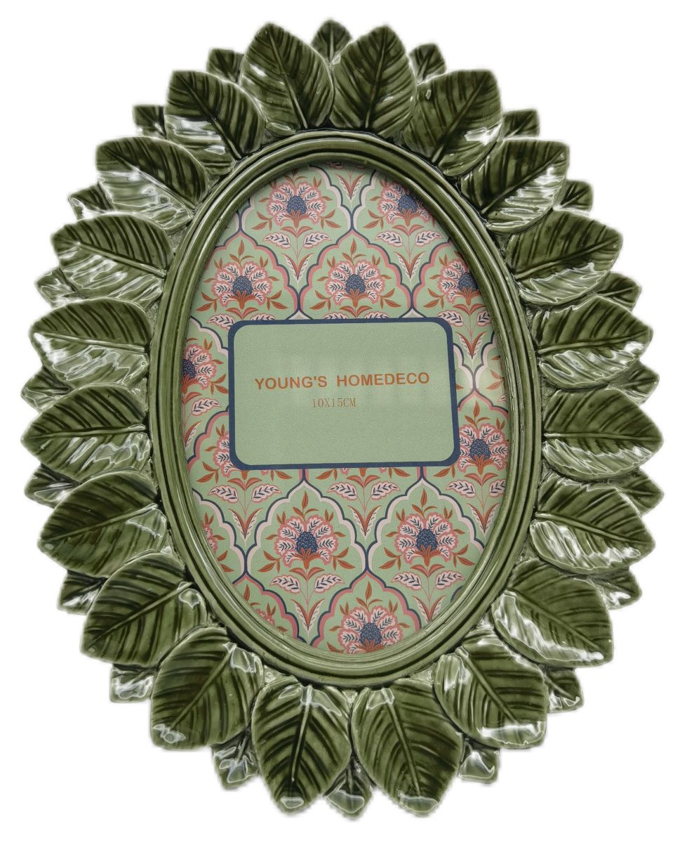 Oval leaf frame