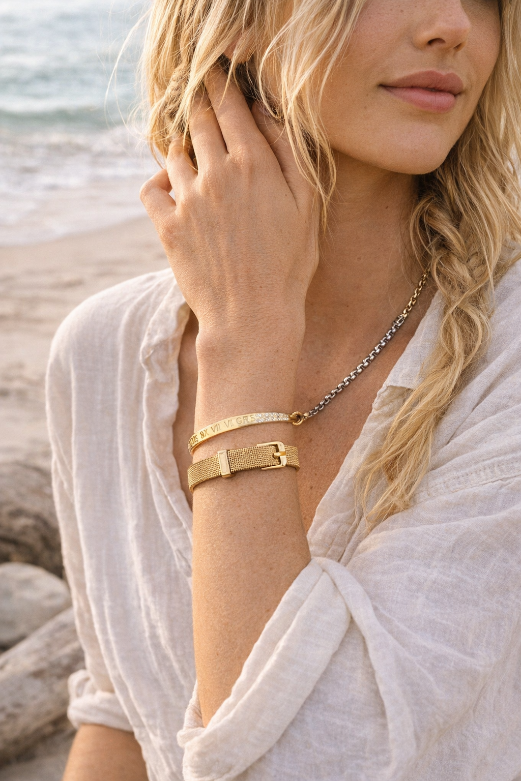 Flying Saucers Mesh strap bracelet