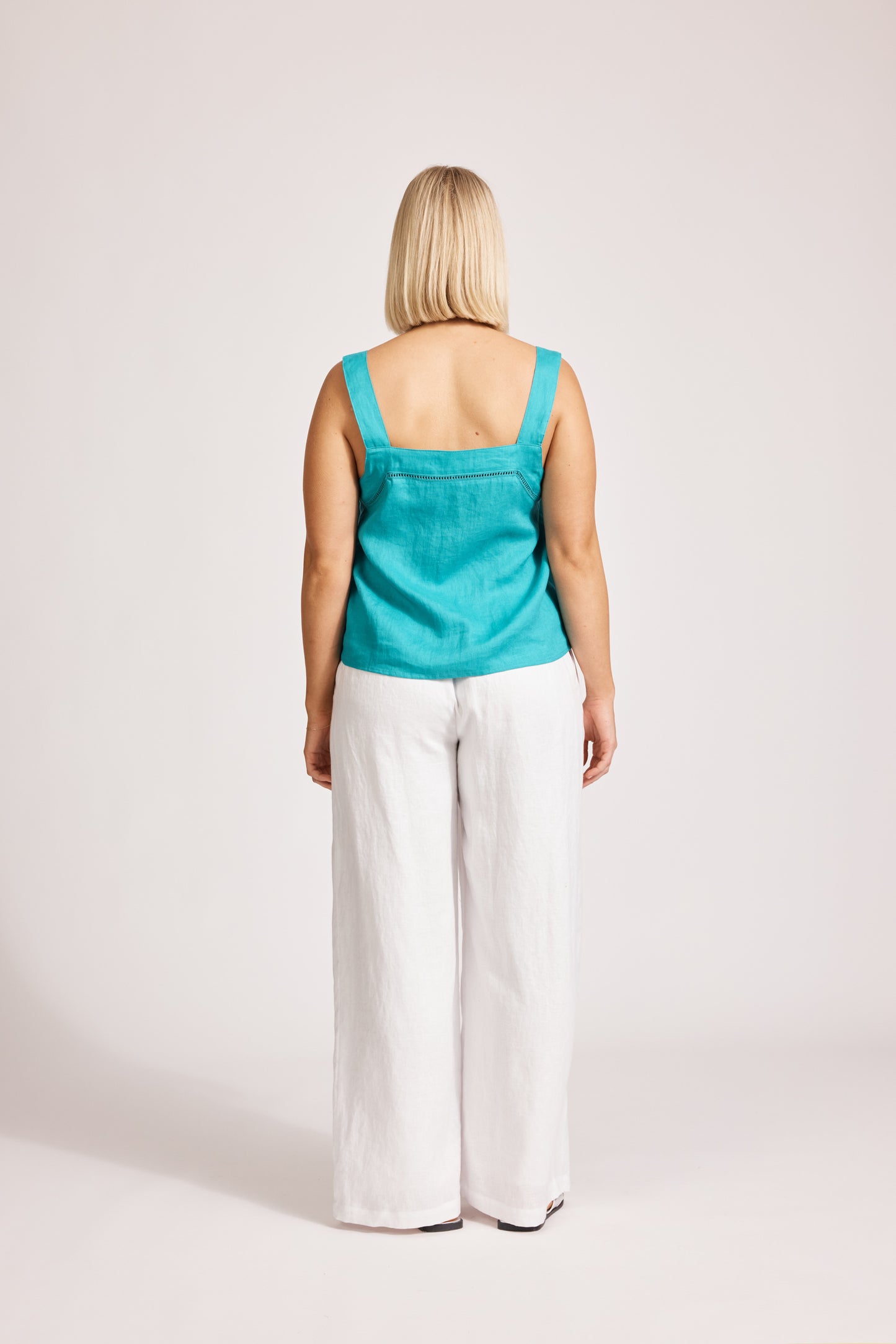 Eb &Ive Miramar tank Lagon