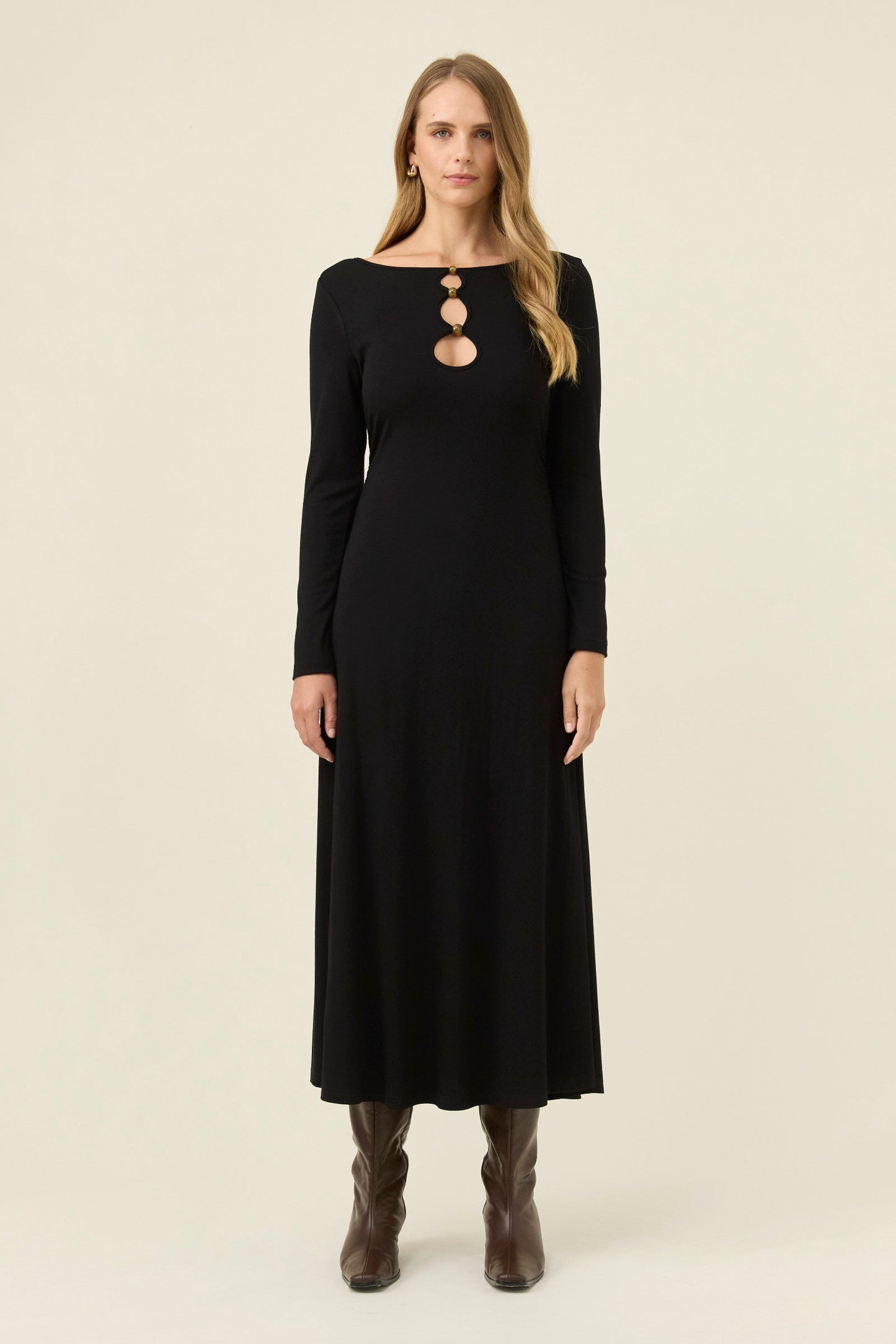 Isle of Mine Naira black dress…only a few left