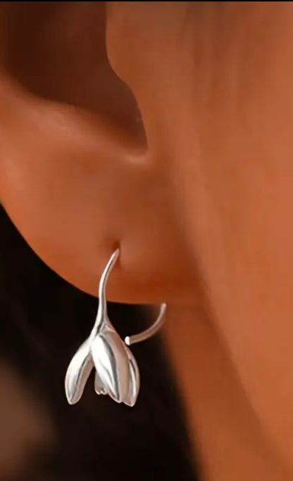 Flying Saucers s/silver bud flower Earrings