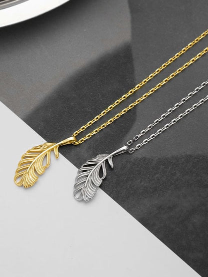 Flying Saucers leaf pendant gold plated