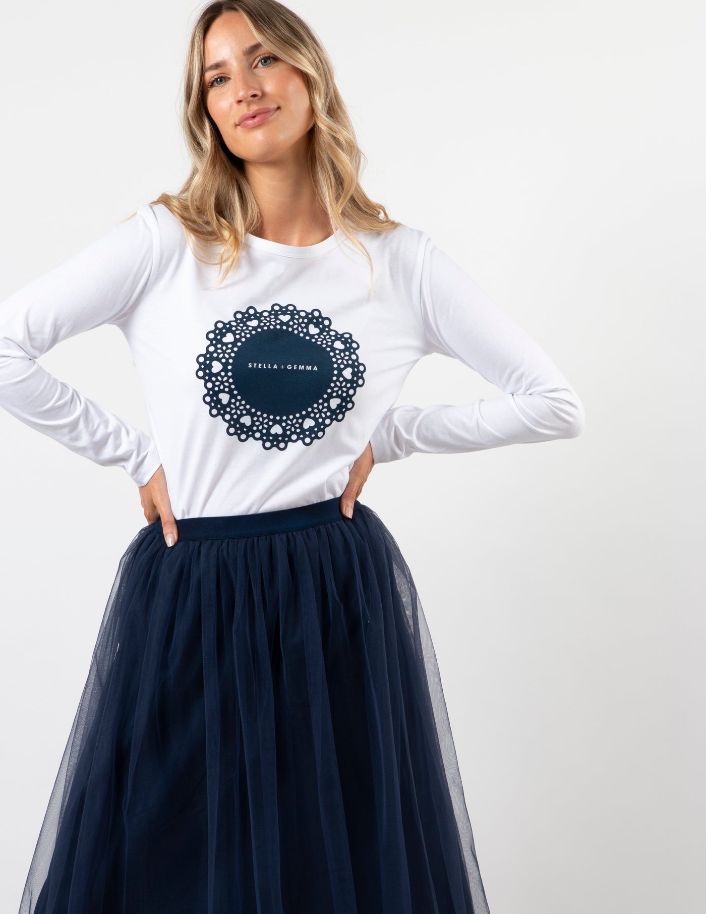 Stella+Gemma LS TEE - WHITE WITH NAVY DOILY