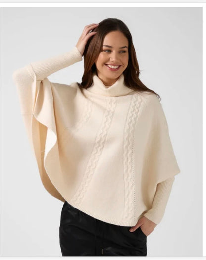 Cable poncho cream