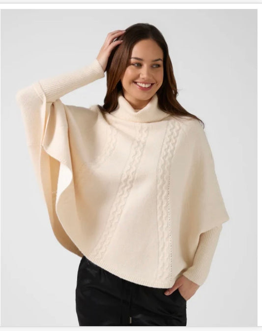 Cable poncho cream