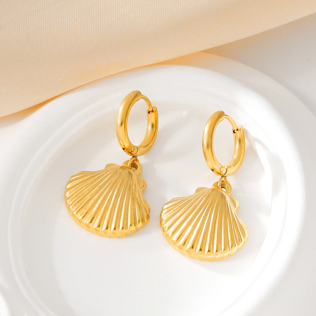 Flying Saucers gold plated shell Earrings