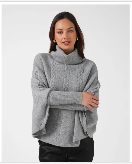 Cable poncho Grey