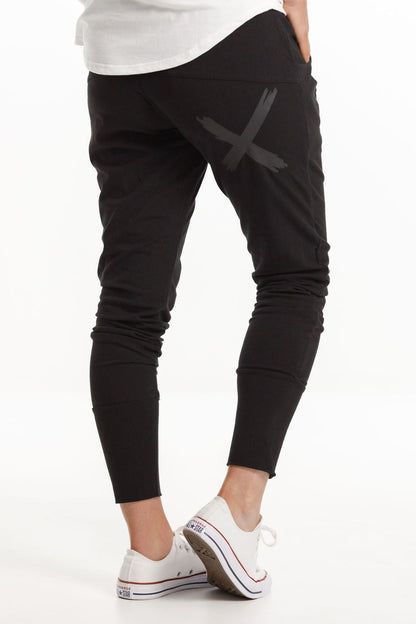 Home Lee  apartment pants with black Matt XOR’s order