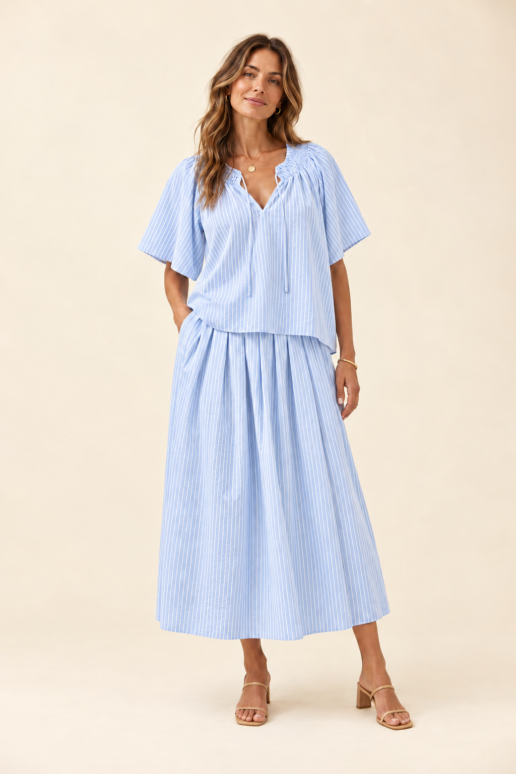 Isle of mine Lyndell maxi skirt light blue