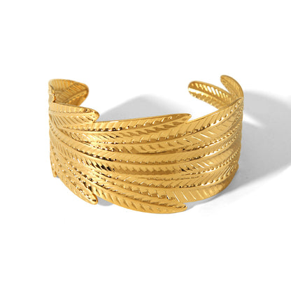 Flying Saucers Feather Bangle