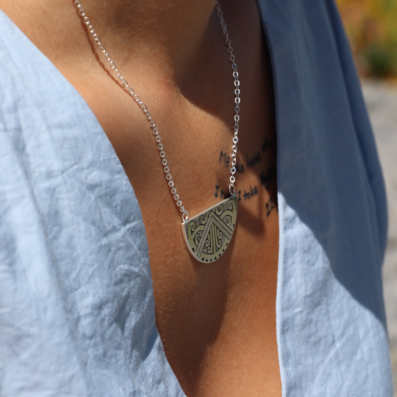 Little Taonga Mauna -nui Breastplate Necklace Silver