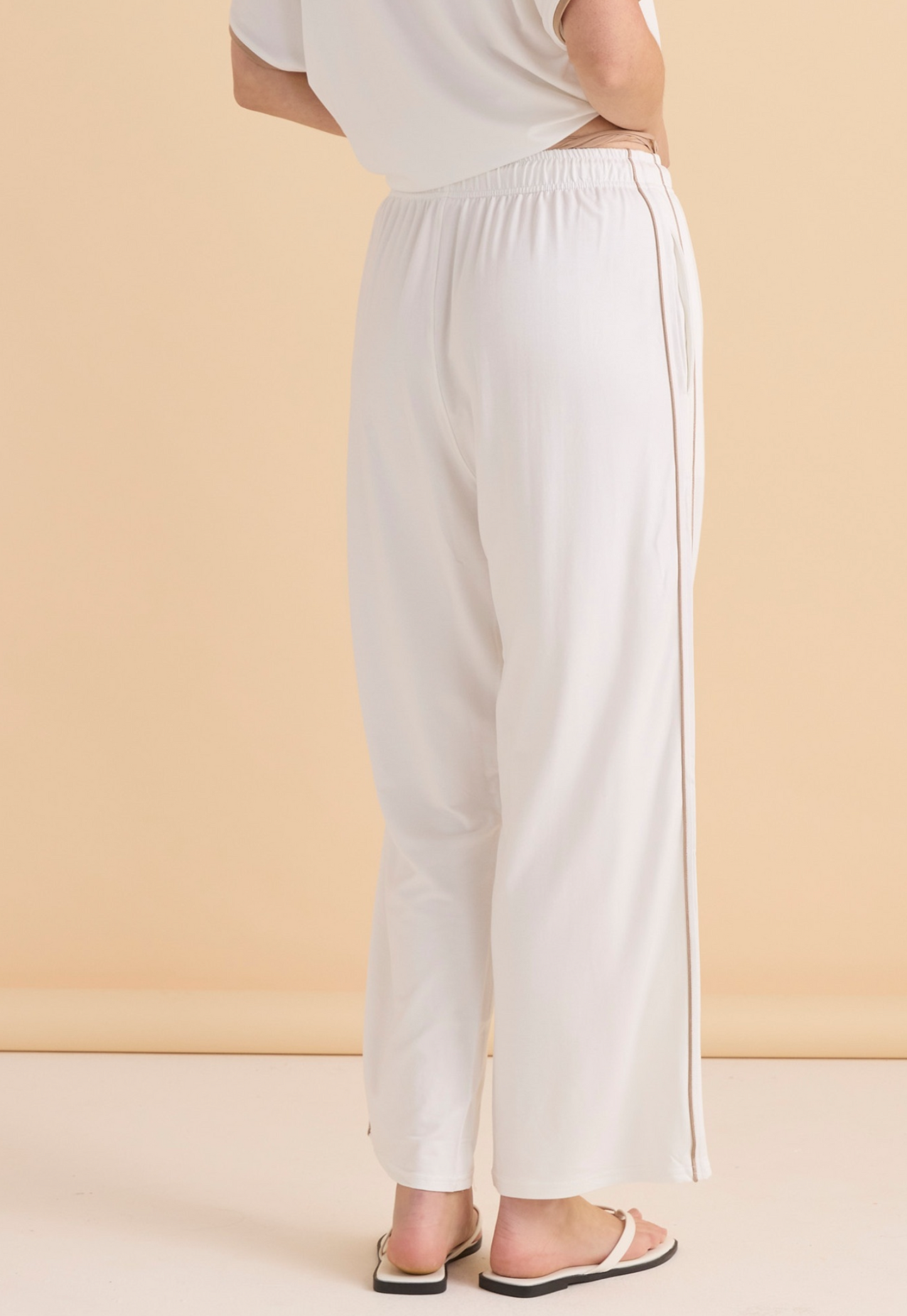 Betty. Asia’s Evelynwide leg jogger