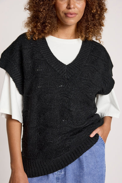 Eb + Ive orin knit vest Black