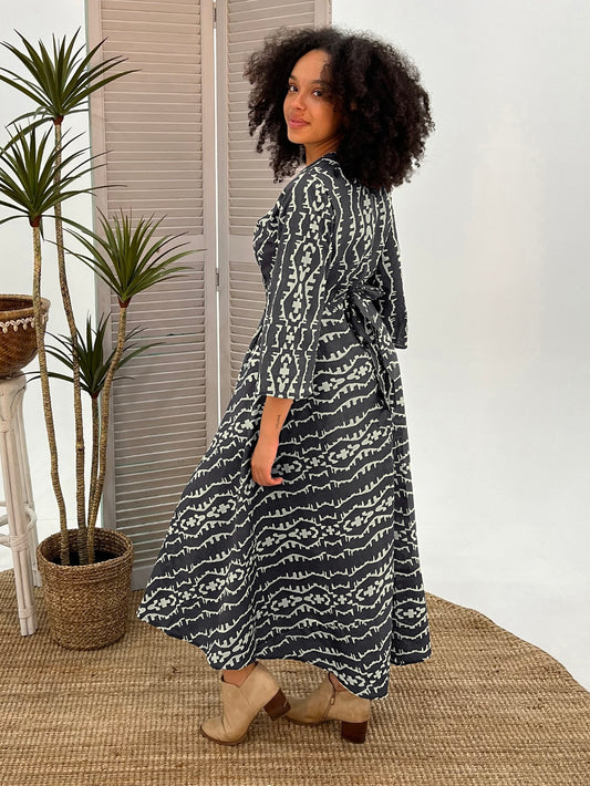 Wrap dress black & white