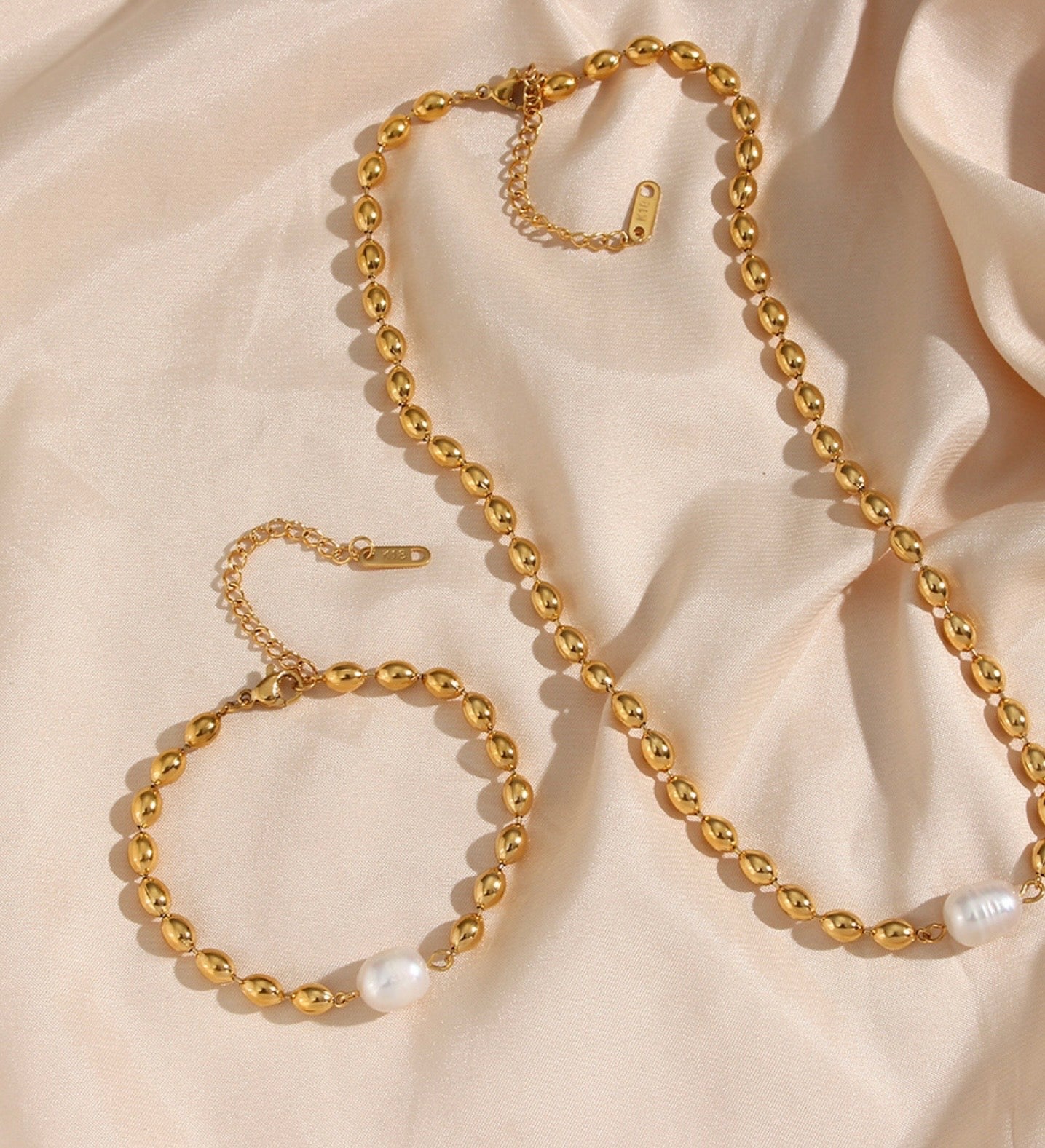 Flying Saucers Gold Pearl set