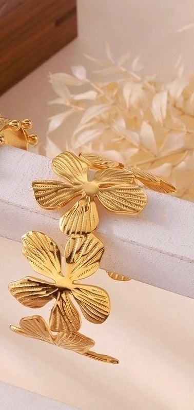 Flying Saucers Flower bangle