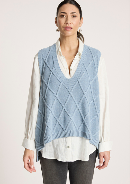 Eb + Ive Leora vest lake