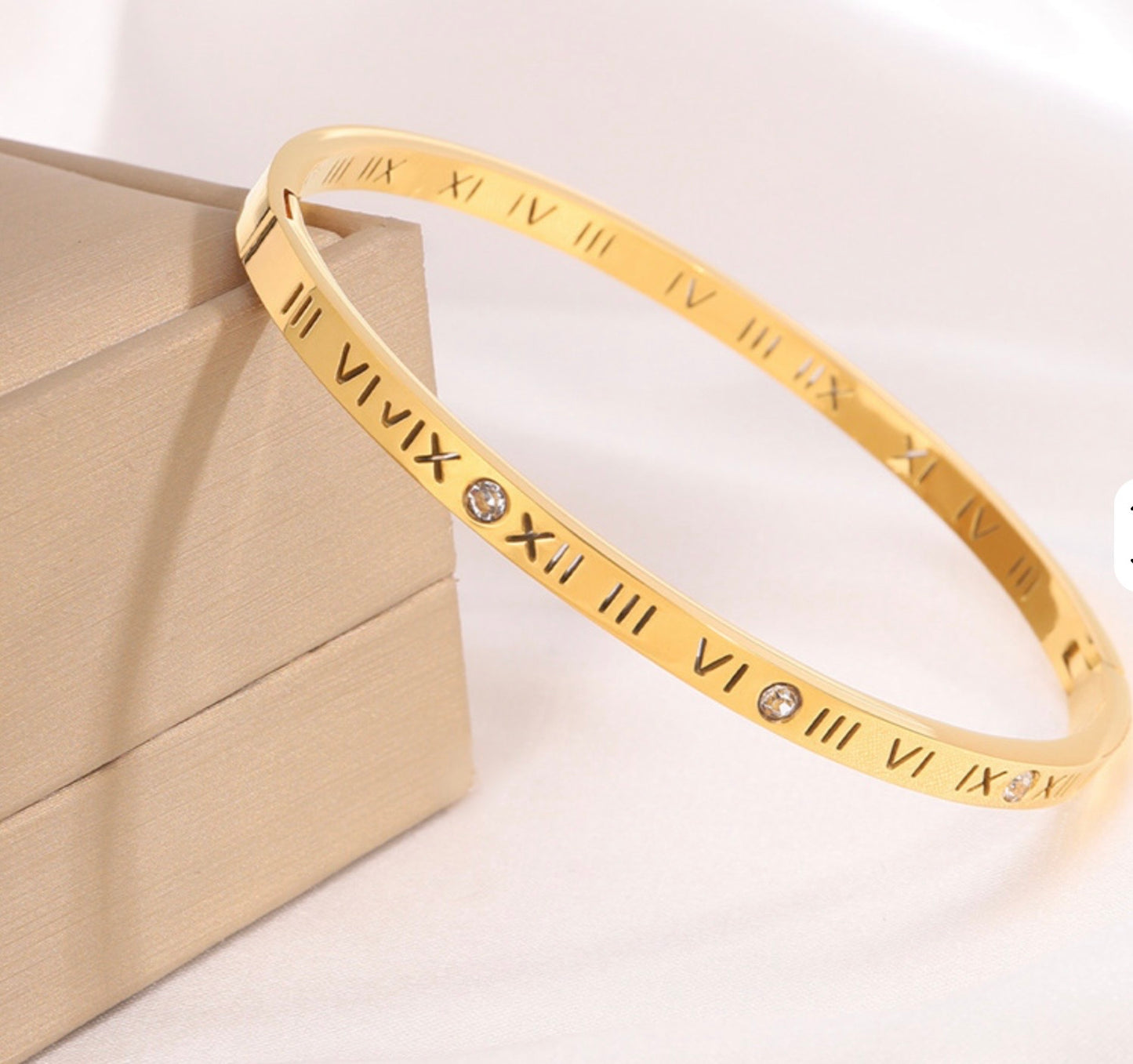Flying saucers Roman bracelet