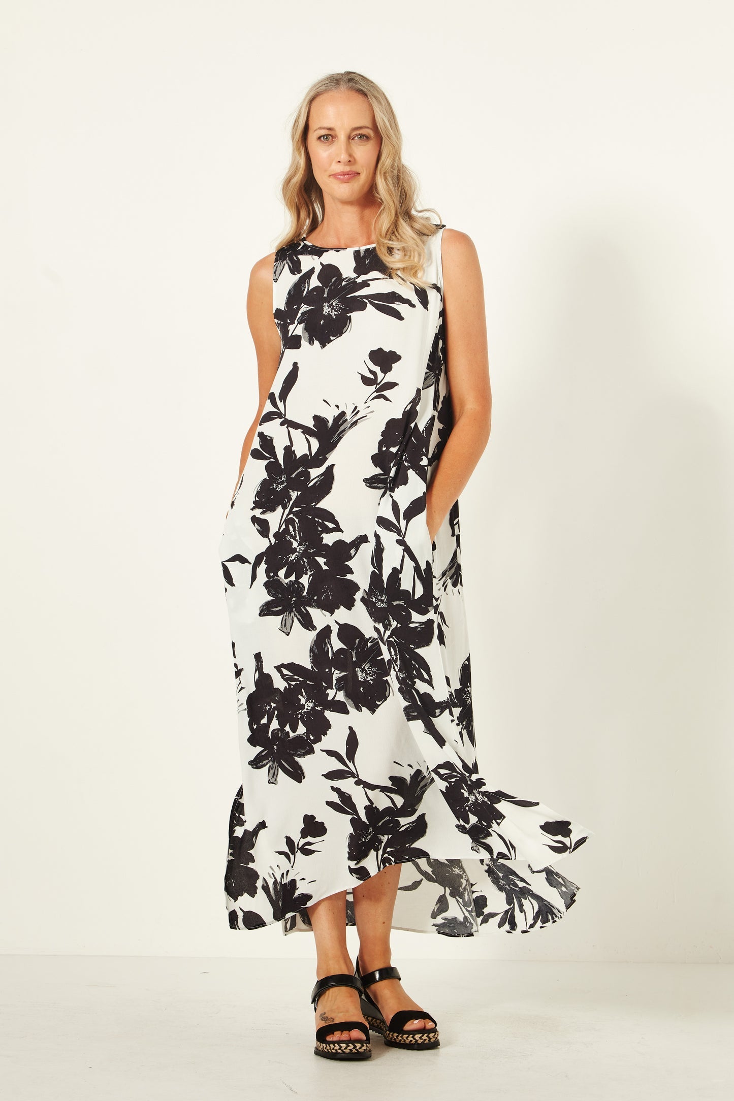 Lemon Tree Anna dress black white