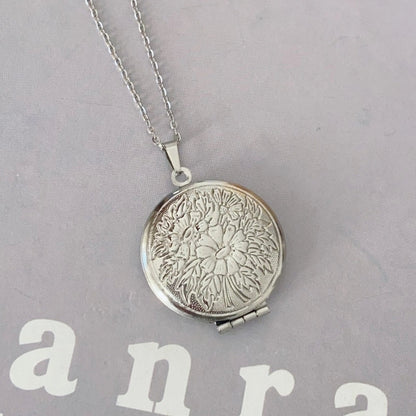 Flying Saucers flower locket silver