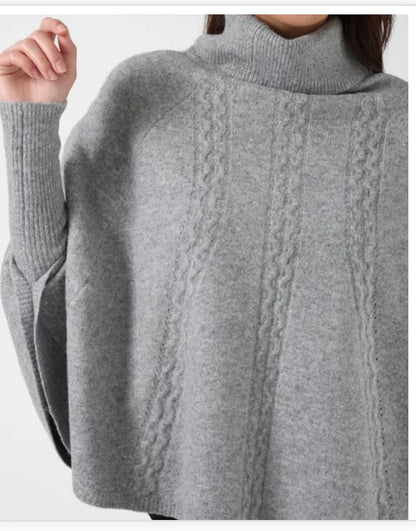 Cable poncho Grey
