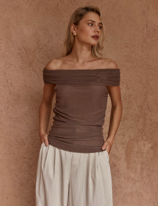 Fate Jordon off shoulder top chocolate