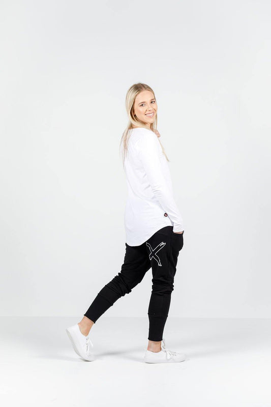 Home lee Apartment Pants - black with white cross